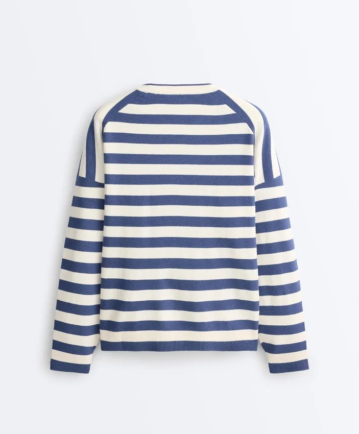Gestreifter Strickpullover Gestreifter Strickpullover