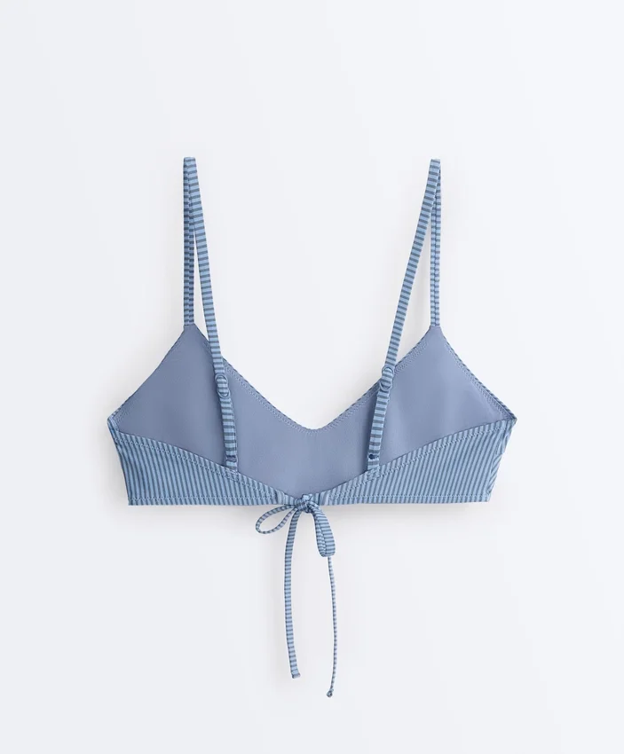 Gestreiftes Bikini-Oberteil Gestreiftes Bikini-Oberteil