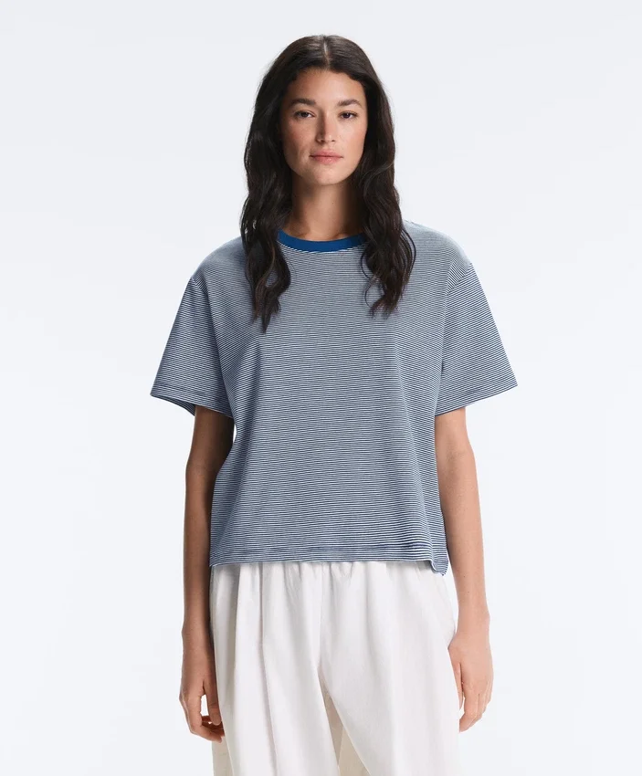 Gestreiftes, kastenförmiges T-Shirt mit kurzen Ärmeln aus Baumwollmischung Gestreiftes, kastenförmiges T-Shirt mit kurzen Ärmeln aus Baumwollmischung