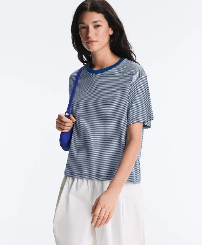 Gestreiftes, kastenförmiges T-Shirt mit kurzen Ärmeln aus Baumwollmischung Gestreiftes, kastenförmiges T-Shirt mit kurzen Ärmeln aus Baumwollmischung