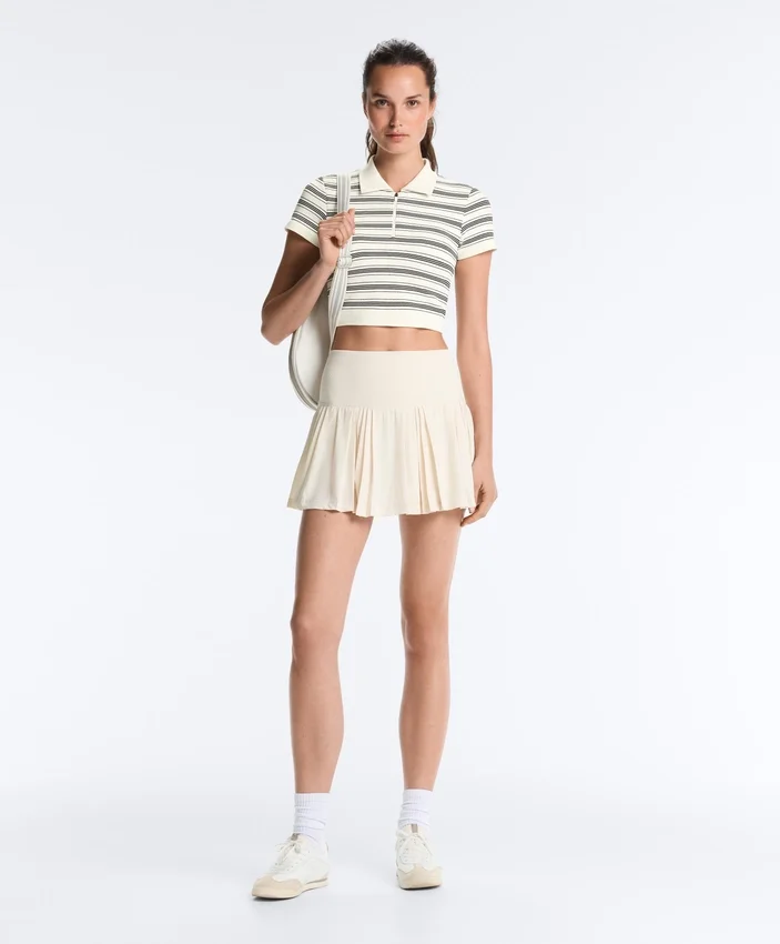 Gestreiftes, nahtloses Kurzarm-Poloshirt für Shorts Gestreiftes, nahtloses Kurzarm-Poloshirt für Shorts