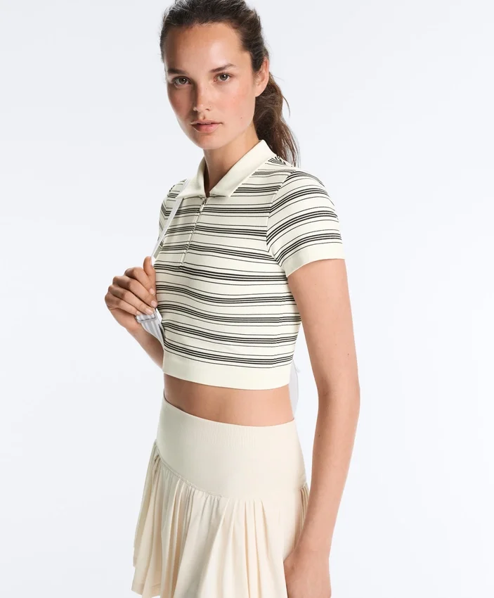 Gestreiftes, nahtloses Kurzarm-Poloshirt für Shorts Gestreiftes, nahtloses Kurzarm-Poloshirt für Shorts