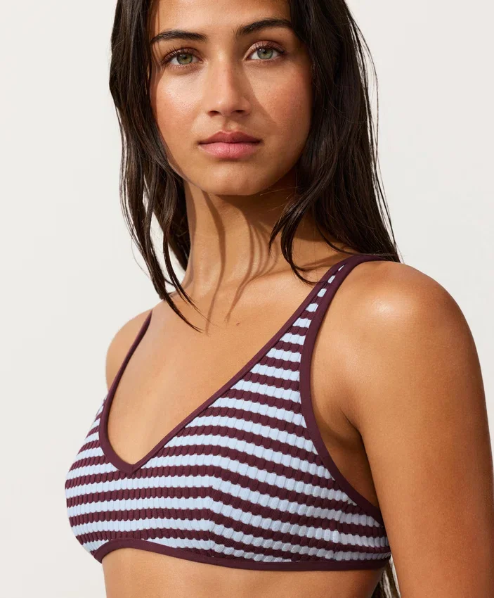 Gestreiftes, strukturiertes Neckholder-Oberteil für Bikinis Gestreiftes, strukturiertes Neckholder-Oberteil für Bikinis