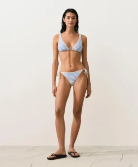 Gestreiftes, strukturiertes Triangel-Bikinioberteil mit Neckholder
