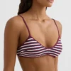 Gestreiftes Triangel-Oberteil für Bikinis Gestreiftes Triangel-Oberteil für Bikinis