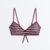 Gestreiftes Triangel-Oberteil für Bikinis Gestreiftes Triangel-Oberteil für Bikinis