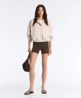 Gestreite Jacke mit ausgestellter Säume