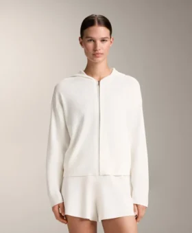 Gewaschene Strickjacke mit Kapuze