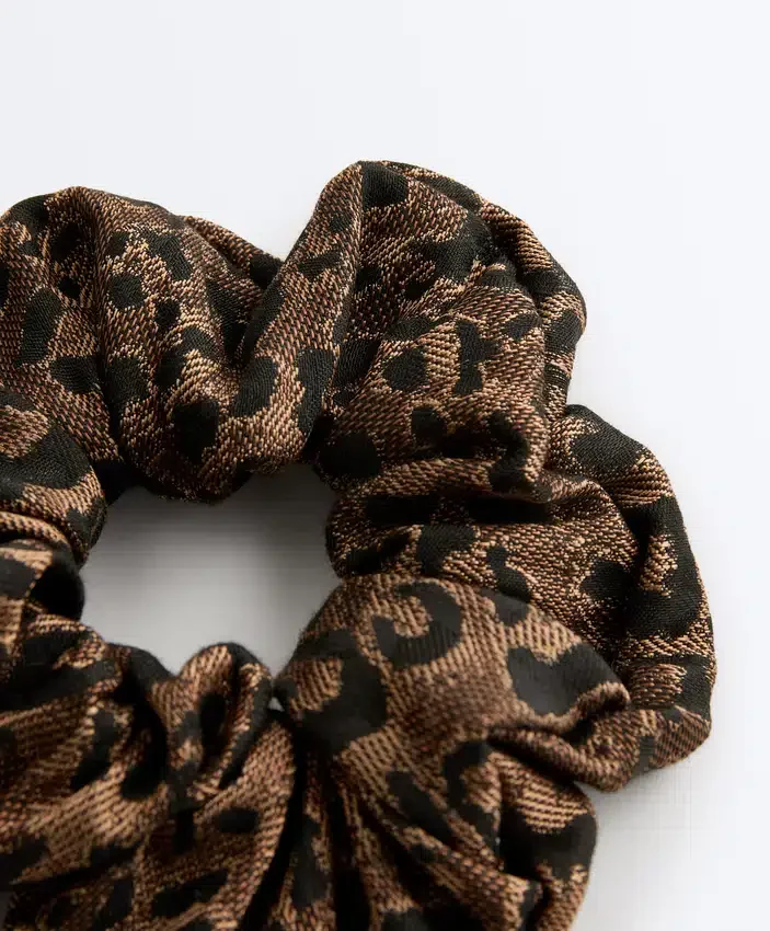 Große Haargummis mit Leoparden-Jacquardmuster Große Haargummis mit Leoparden-Jacquardmuster