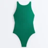 Halter-Badeanzug aus Piqué Halter-Badeanzug aus Piqué