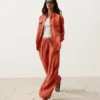 Hemden aus 100 % Leinen mit Taschen Hemden aus 100 % Leinen mit Taschen