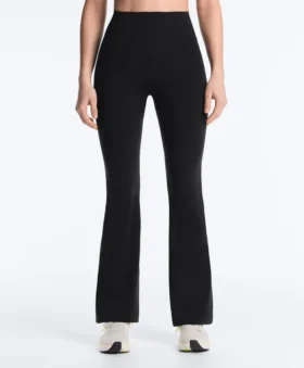 Hoch geschnittene Compressive-Hose mit ausgestelltem Bein Hoch geschnittene Compressive-Hose mit ausgestelltem Bein