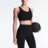 Hoch geschnittene Compressive-Hose mit ausgestelltem Bein Hoch geschnittene Compressive-Hose mit ausgestelltem Bein