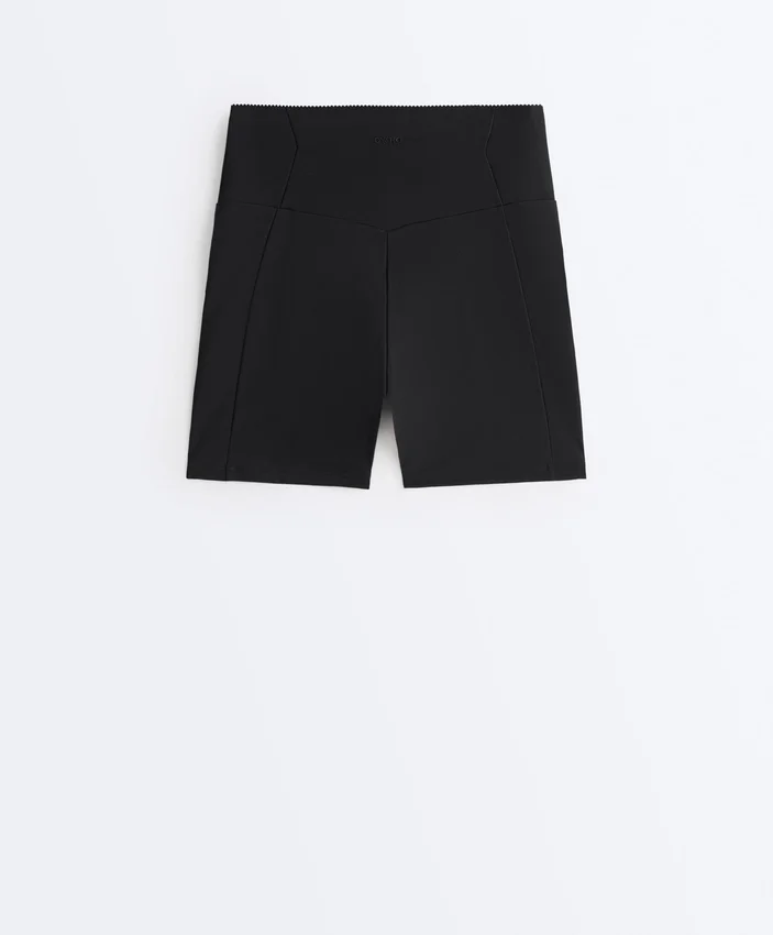 Hoch geschnittene Compressive-Hosen mit 10 cm Beinlänge Hoch geschnittene Compressive-Hosen mit 10 cm Beinlänge
