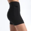 Hoch geschnittene Compressive-Hosen mit 10 cm Beinlänge Hoch geschnittene Compressive-Hosen mit 10 cm Beinlänge