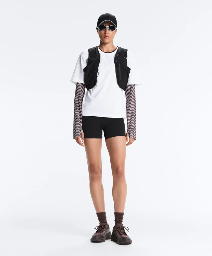 Hoch geschnittene Compressive-Hosen mit 10 cm Beinlänge Hoch geschnittene Compressive-Hosen mit 10 cm Beinlänge