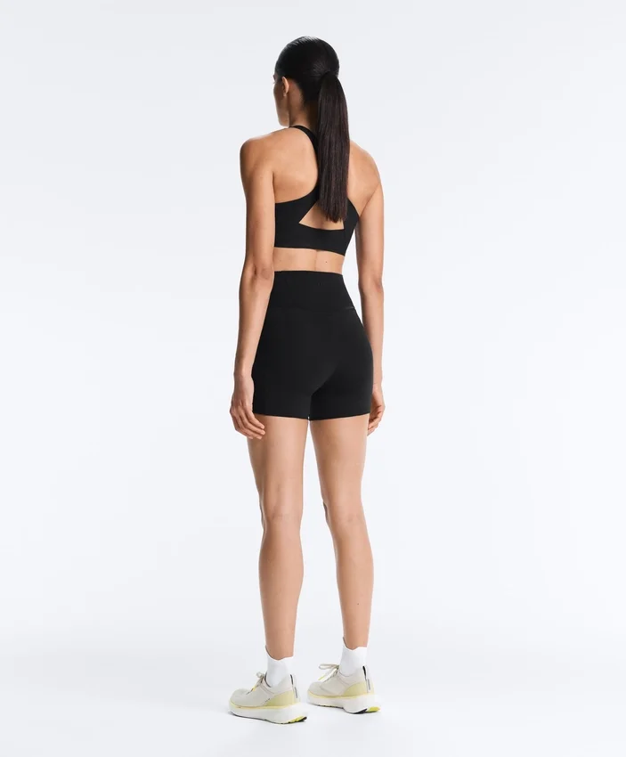 Hoch geschnittene Compressive-Hosen mit 10 cm Beinlänge Hoch geschnittene Compressive-Hosen mit 10 cm Beinlänge