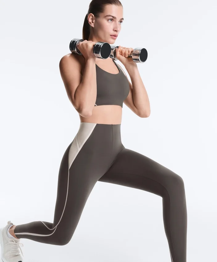 Hoch geschnittene, kompressive, reflektierende Core Control-Leggings in Knöchellänge Hoch geschnittene, kompressive, reflektierende Core Control-Leggings in Knöchellänge