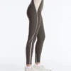 Hoch geschnittene, kompressive, reflektierende Core Control-Leggings in Knöchellänge Hoch geschnittene, kompressive, reflektierende Core Control-Leggings in Knöchellänge