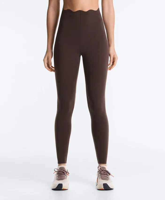Hoch geschnittene, komprimierende Core Control-Leggings in Knöchellänge mit Wellenmuster Hoch geschnittene, komprimierende Core Control-Leggings in Knöchellänge mit Wellenmuster