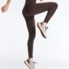 Hoch geschnittene, komprimierende Core Control-Leggings in Knöchellänge mit Wellenmuster Hoch geschnittene, komprimierende Core Control-Leggings in Knöchellänge mit Wellenmuster