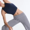 Hoch taillierte Comfortlux-Hose mit geradem Bein und Streifenmuster Hoch taillierte Comfortlux-Hose mit geradem Bein und Streifenmuster
