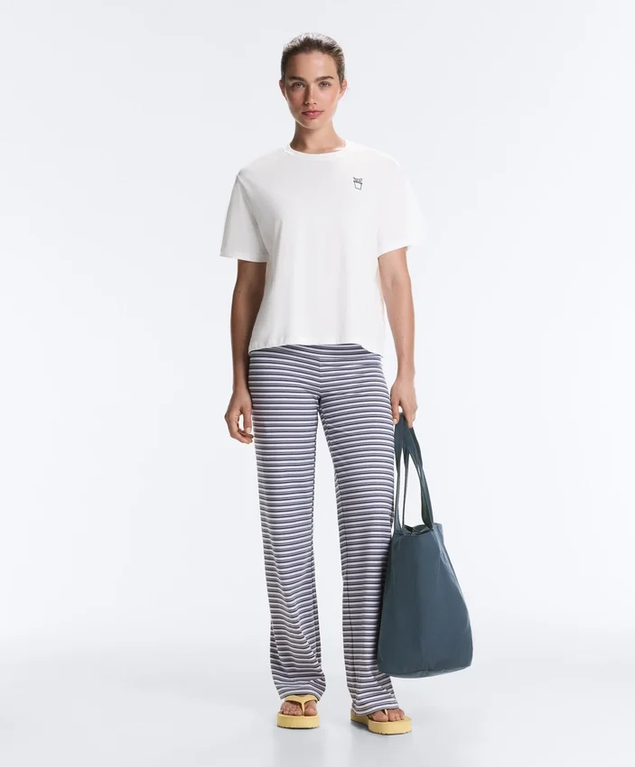 Hoch taillierte Comfortlux-Hose mit geradem Bein und Streifenmuster Hoch taillierte Comfortlux-Hose mit geradem Bein und Streifenmuster