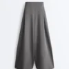 Hoch taillierte Hose aus Baumwollpiqué mit weitem Bein