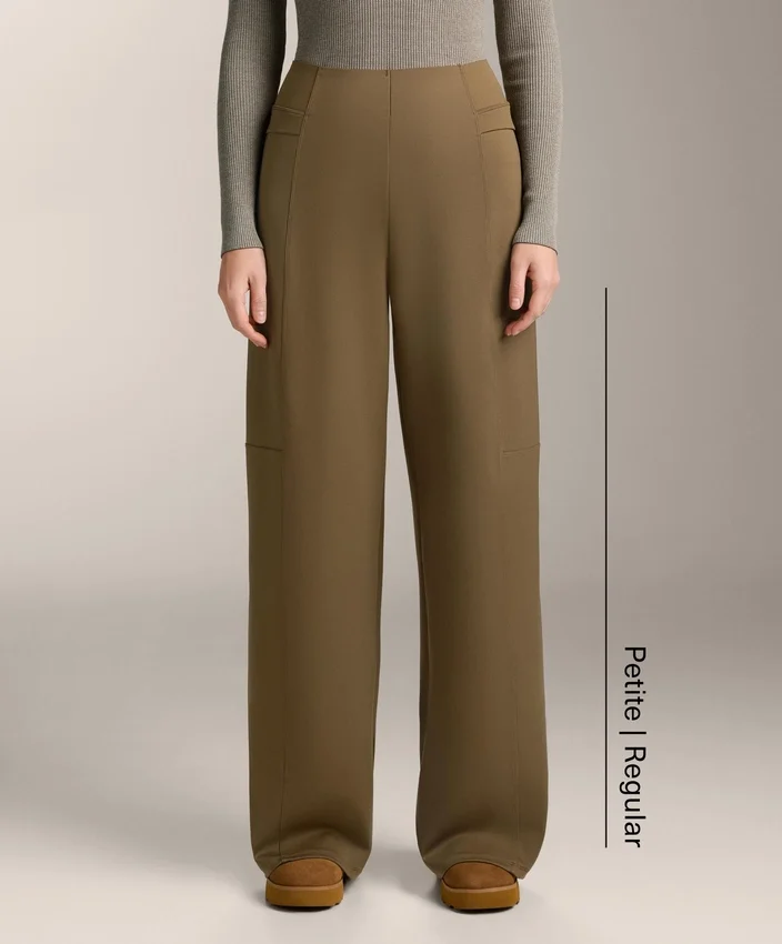 Hoch taillierte Hose mit geradem Bein im Neopren-Look Hoch taillierte Hose mit geradem Bein im Neopren-Look