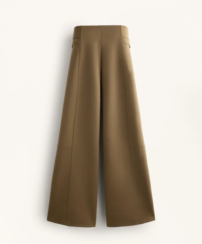 Hoch taillierte Hose mit geradem Bein im Neopren-Look Hoch taillierte Hose mit geradem Bein im Neopren-Look