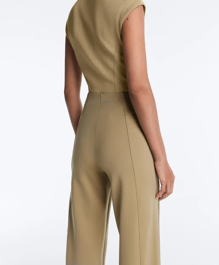 Hoch taillierte Hose mit geradem Bein im Neopren-Look und Paspelierung Hoch taillierte Hose mit geradem Bein im Neopren-Look und Paspelierung