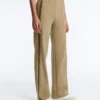 Hoch taillierte Hose mit geradem Bein im Neopren-Look und Paspelierung Hoch taillierte Hose mit geradem Bein im Neopren-Look und Paspelierung