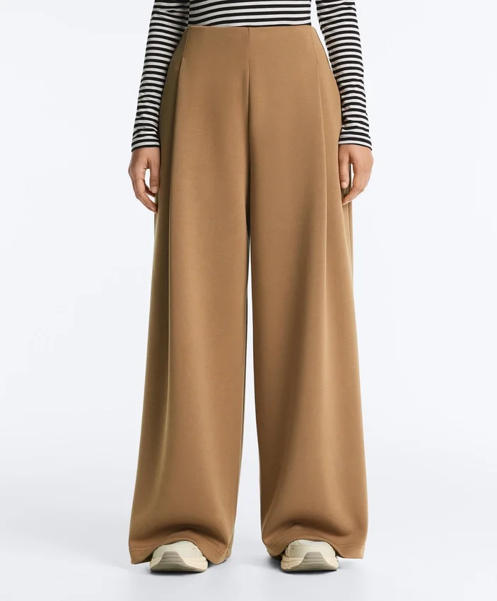Hoch taillierte Twill-Hose mit weitem Bein und Falten Hoch taillierte Twill-Hose mit weitem Bein und Falten