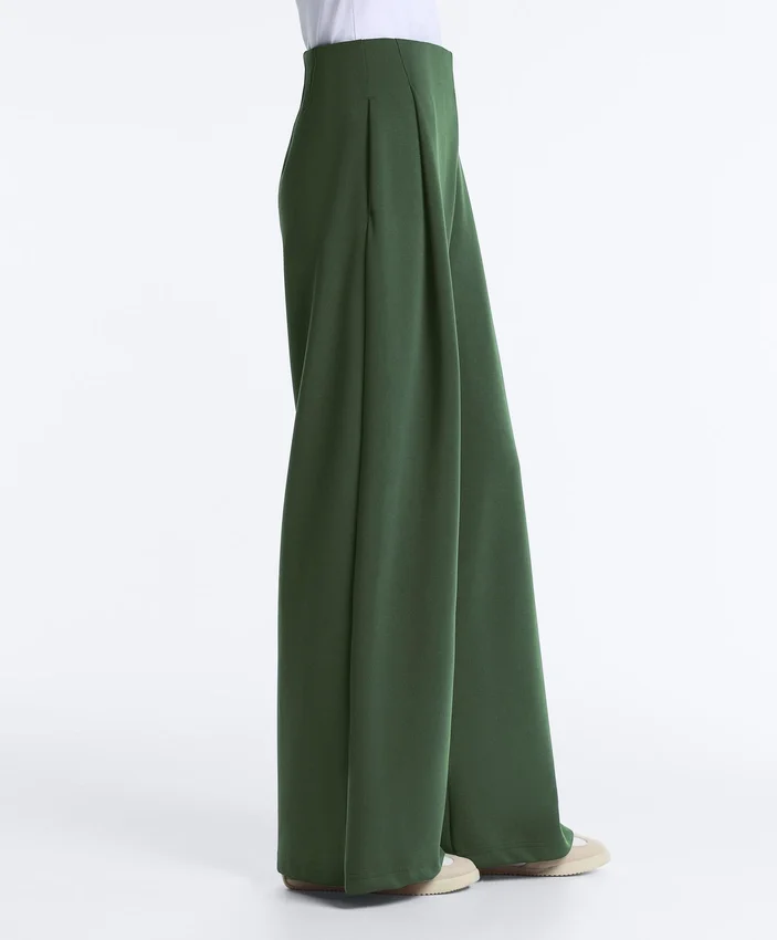 Hoch taillierte Twill-Hose mit weitem Bein und Falten Hoch taillierte Twill-Hose mit weitem Bein und Falten
