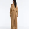 Hoch taillierte Twill-Hose mit weitem Bein und Falten Hoch taillierte Twill-Hose mit weitem Bein und Falten