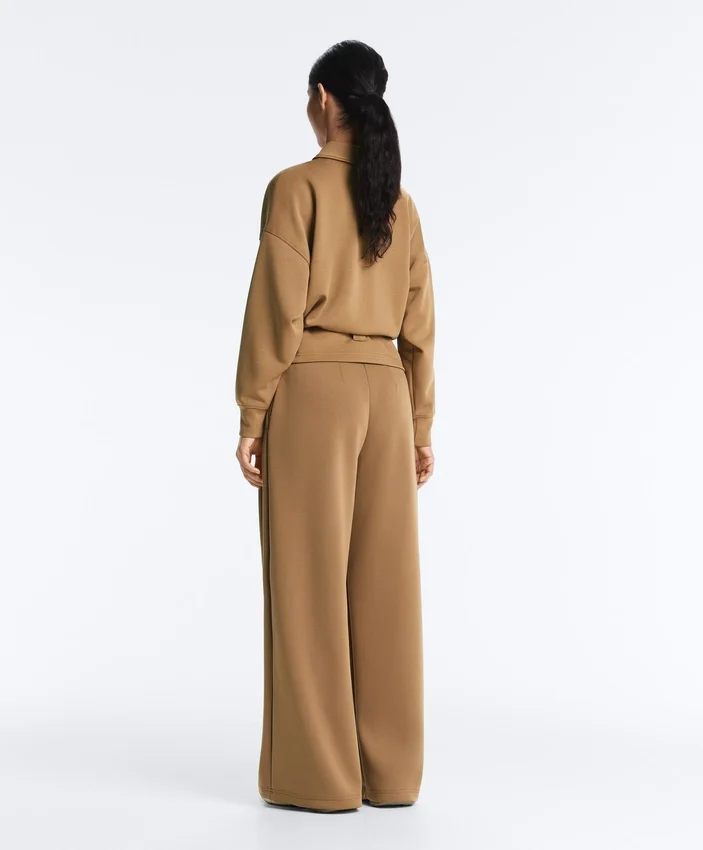 Hoch taillierte Twill-Hose mit weitem Bein und Falten Hoch taillierte Twill-Hose mit weitem Bein und Falten