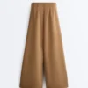 Hoch taillierte Twill-Hose mit weitem Bein und Falten Hoch taillierte Twill-Hose mit weitem Bein und Falten