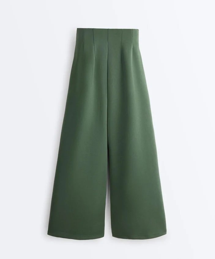 Hoch taillierte Twill-Hose mit weitem Bein und Falten Hoch taillierte Twill-Hose mit weitem Bein und Falten
