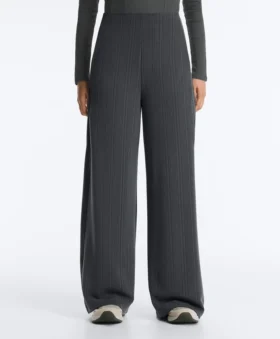 hose mit asymmetrischen streifen aus modal 1 1 280x339 - Hose mit asymmetrischen Streifen aus Modal