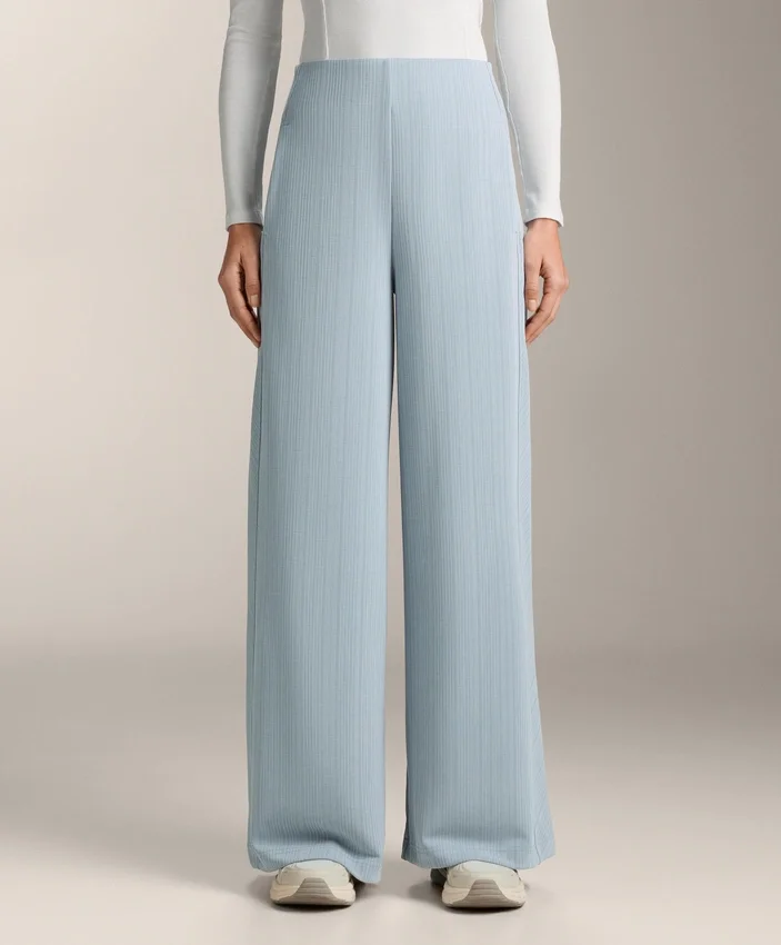 Hose mit asymmetrischen Streifen aus Modal Hose mit asymmetrischen Streifen aus Modal