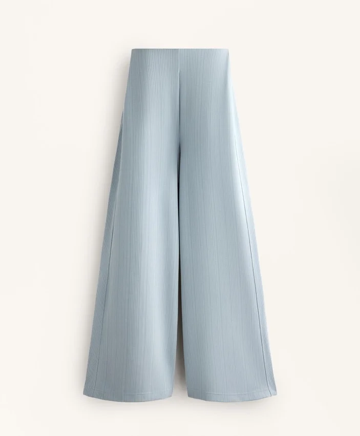 Hose mit asymmetrischen Streifen aus Modal Hose mit asymmetrischen Streifen aus Modal