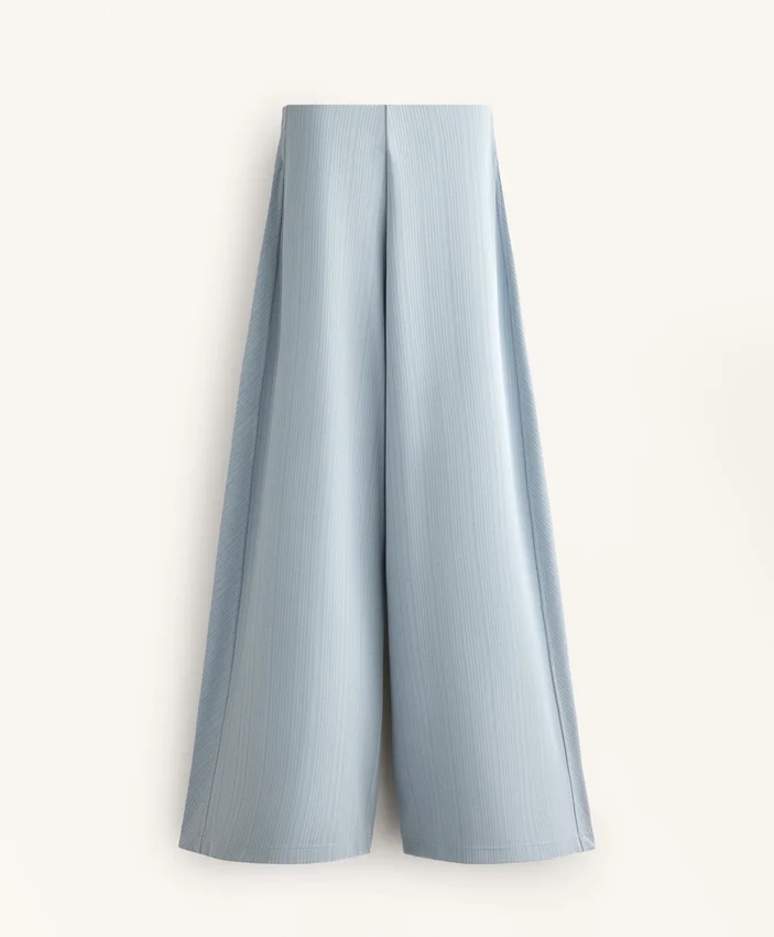 Hose mit asymmetrischen Streifen aus Modal Hose mit asymmetrischen Streifen aus Modal