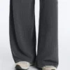 Hose mit asymmetrischen Streifen aus Modal Hose mit asymmetrischen Streifen aus Modal