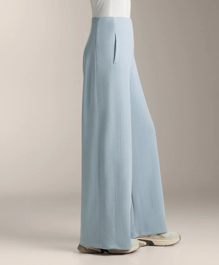 Hose mit asymmetrischen Streifen aus Modal Hose mit asymmetrischen Streifen aus Modal