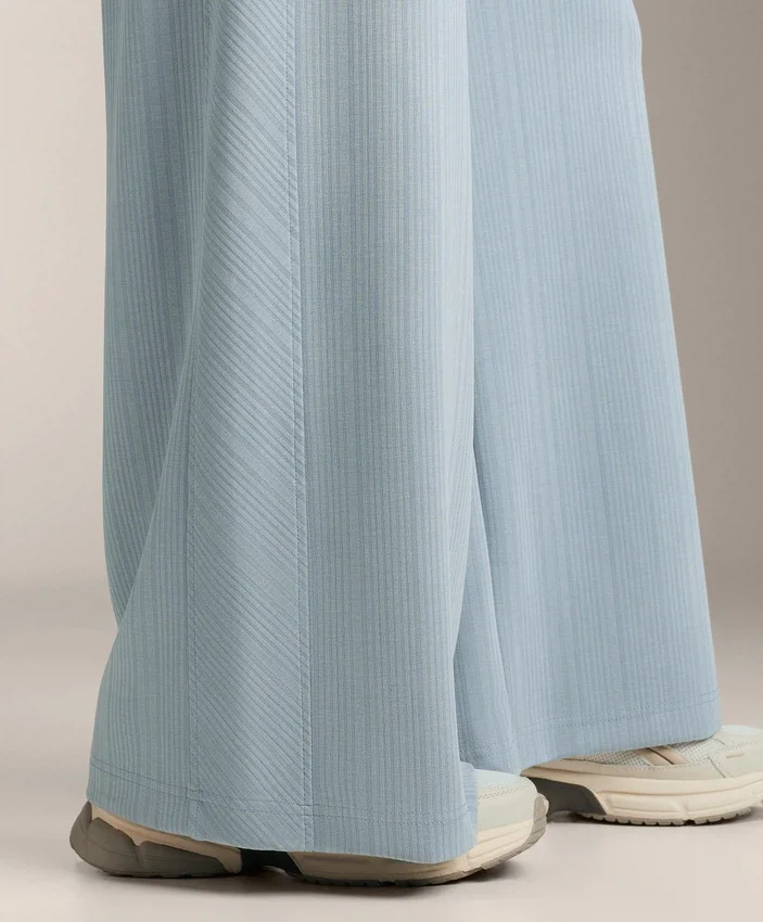 Hose mit asymmetrischen Streifen aus Modal Hose mit asymmetrischen Streifen aus Modal