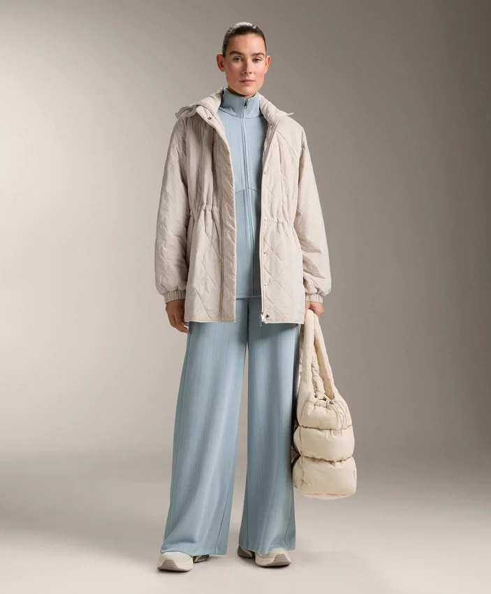 Hose mit asymmetrischen Streifen aus Modal Hose mit asymmetrischen Streifen aus Modal
