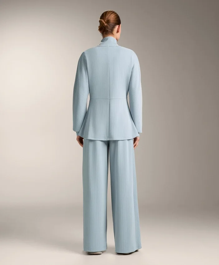 Hose mit asymmetrischen Streifen aus Modal Hose mit asymmetrischen Streifen aus Modal