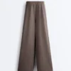 Hose mit geradem Bein, asymmetrischem Streifen und Modal Hose mit geradem Bein, asymmetrischem Streifen und Modal