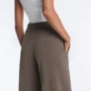Hose mit geradem Bein, asymmetrischem Streifen und Modal Hose mit geradem Bein, asymmetrischem Streifen und Modal