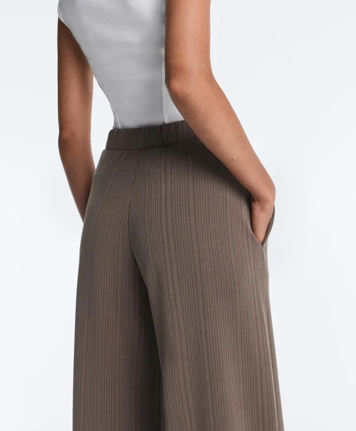 Hose mit geradem Bein, asymmetrischem Streifen und Modal Hose mit geradem Bein, asymmetrischem Streifen und Modal